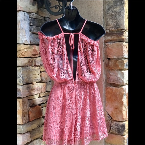 One the land lacy dusty rose romper size   medium - Picture 7 of 8